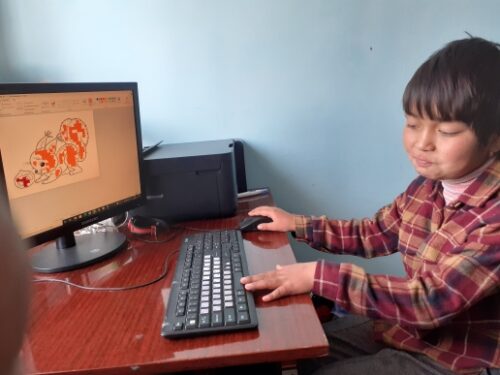 Знакомим и учим детей работать на компьютерах.
